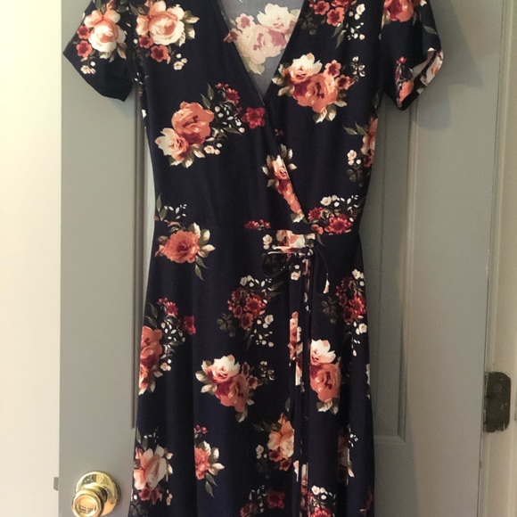 Bundle of women Dresses - Picture 9 of 13